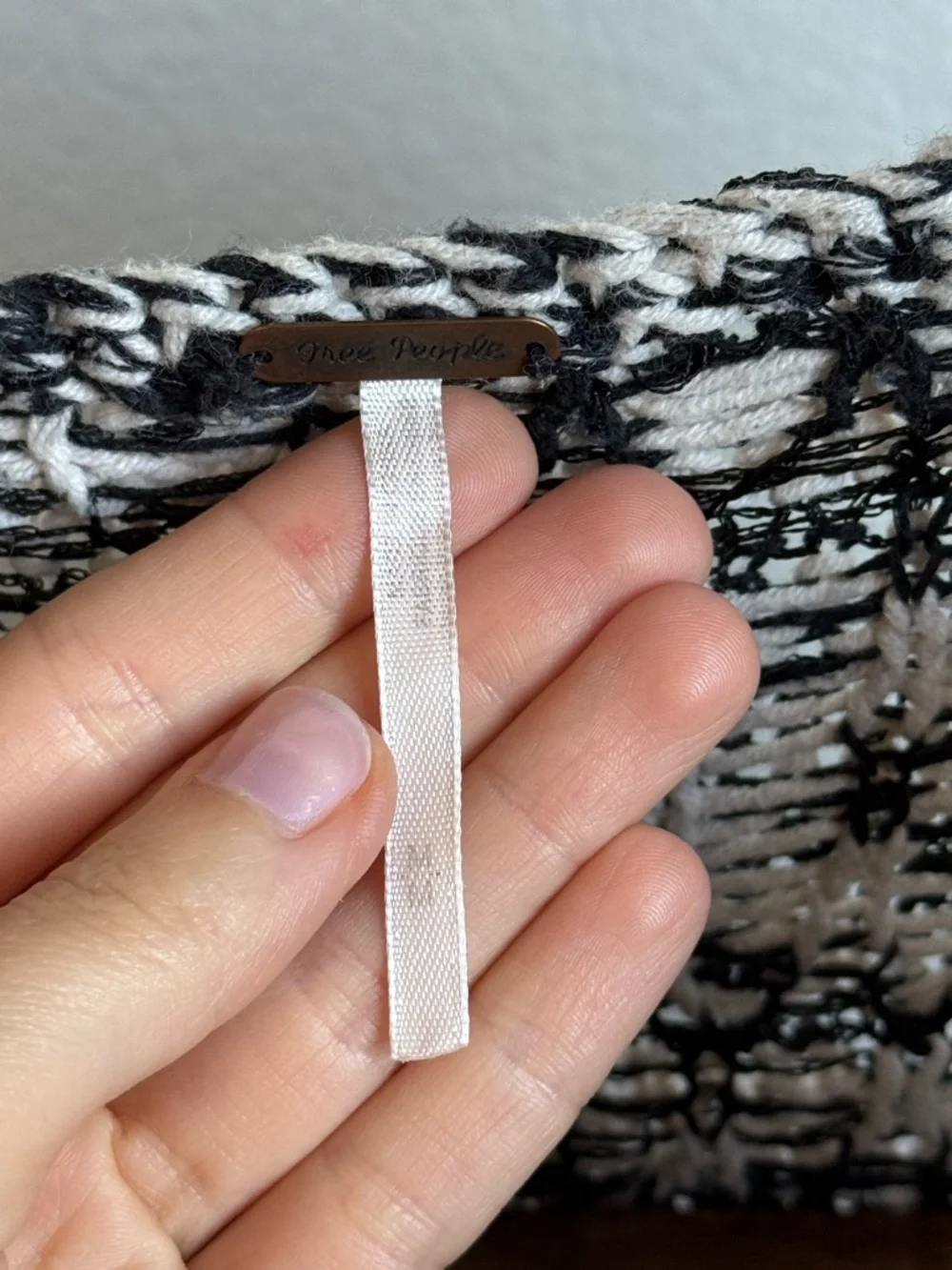 Free People Oversized Knit Sweater Black White Tribal Boho Relaxed Fit Pullover - Picture 3 of 8